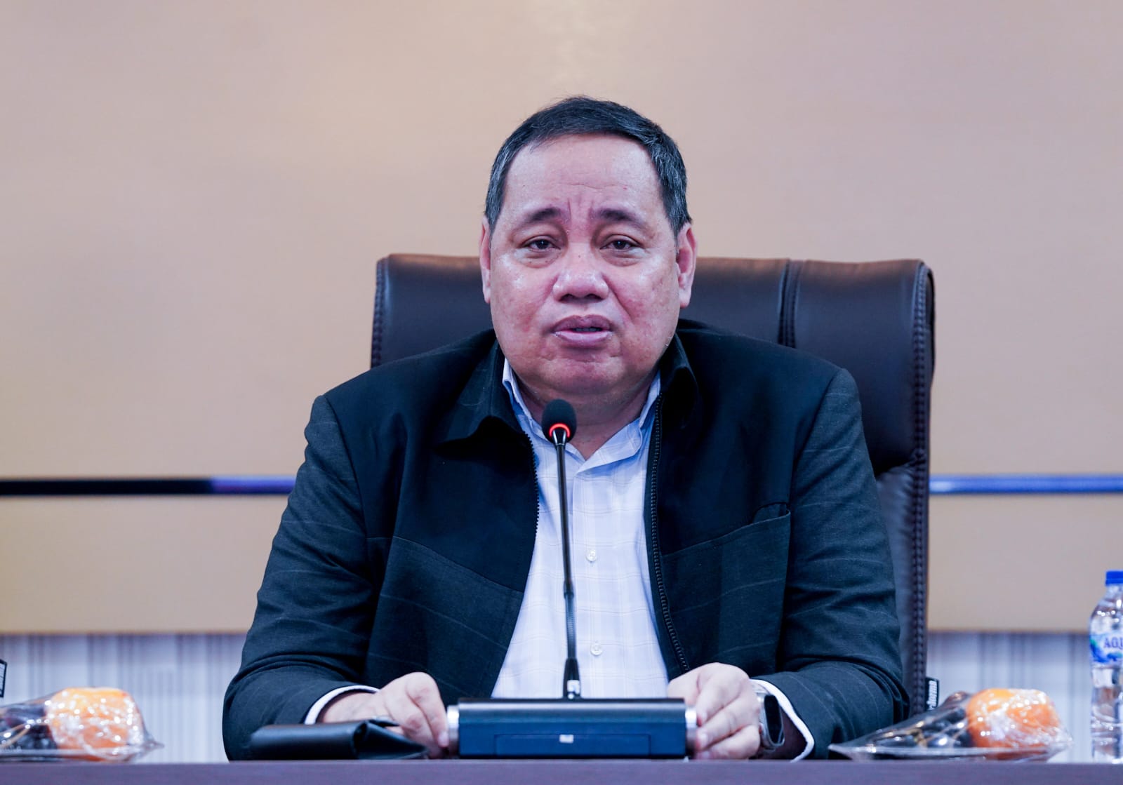 Anggota Bawaslu Herwyn JH Malonda memberikan arahan dalam Rapat Pembahasan Desain Kelembagaan Bawaslu sebagai Masukan RUU Pemilu