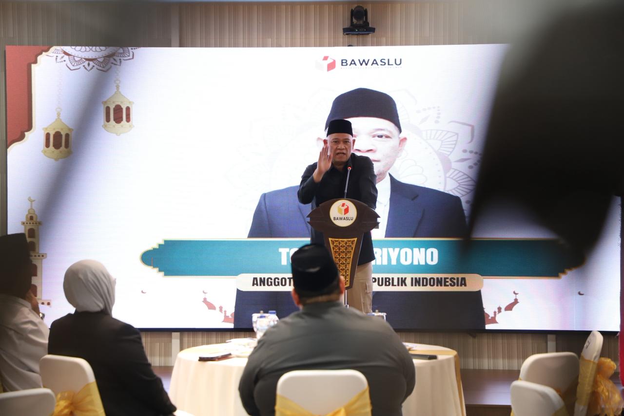 Anggota Bawaslu Totok Haryono Ngabuburit Pengawasan 'Penguatan Spirit Kelembagaan Bawaslu tahun 2026 di Gedung Bawaslu, Jakarta (23/2/2026).