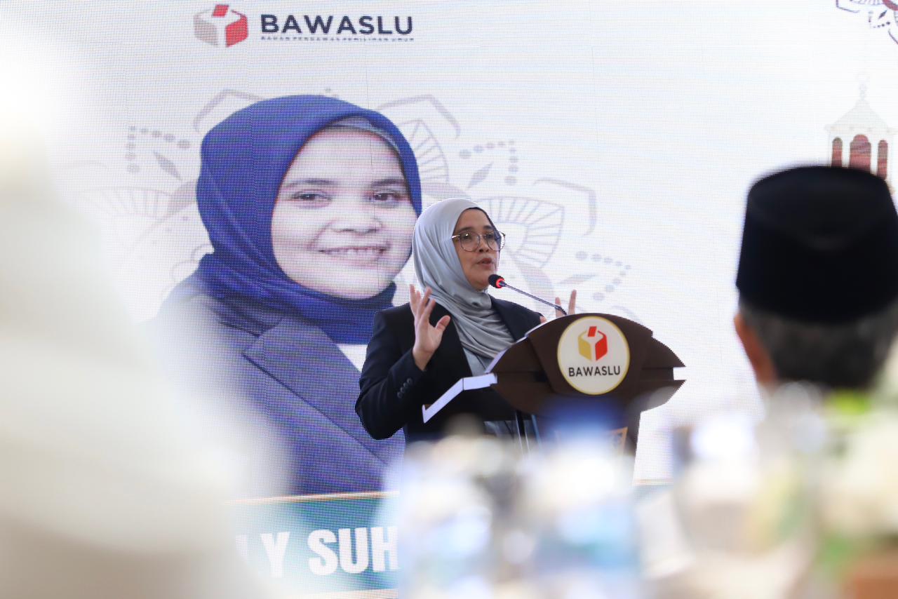 Anggota Bawaslu Lolly Suhenty saat Kick Off Ngabuburit Pengawasan 'Penguatan Spirit Kelembagaan Bawaslu tahun 2026 di Gedung Bawaslu, Jakarta (23/2/2026).