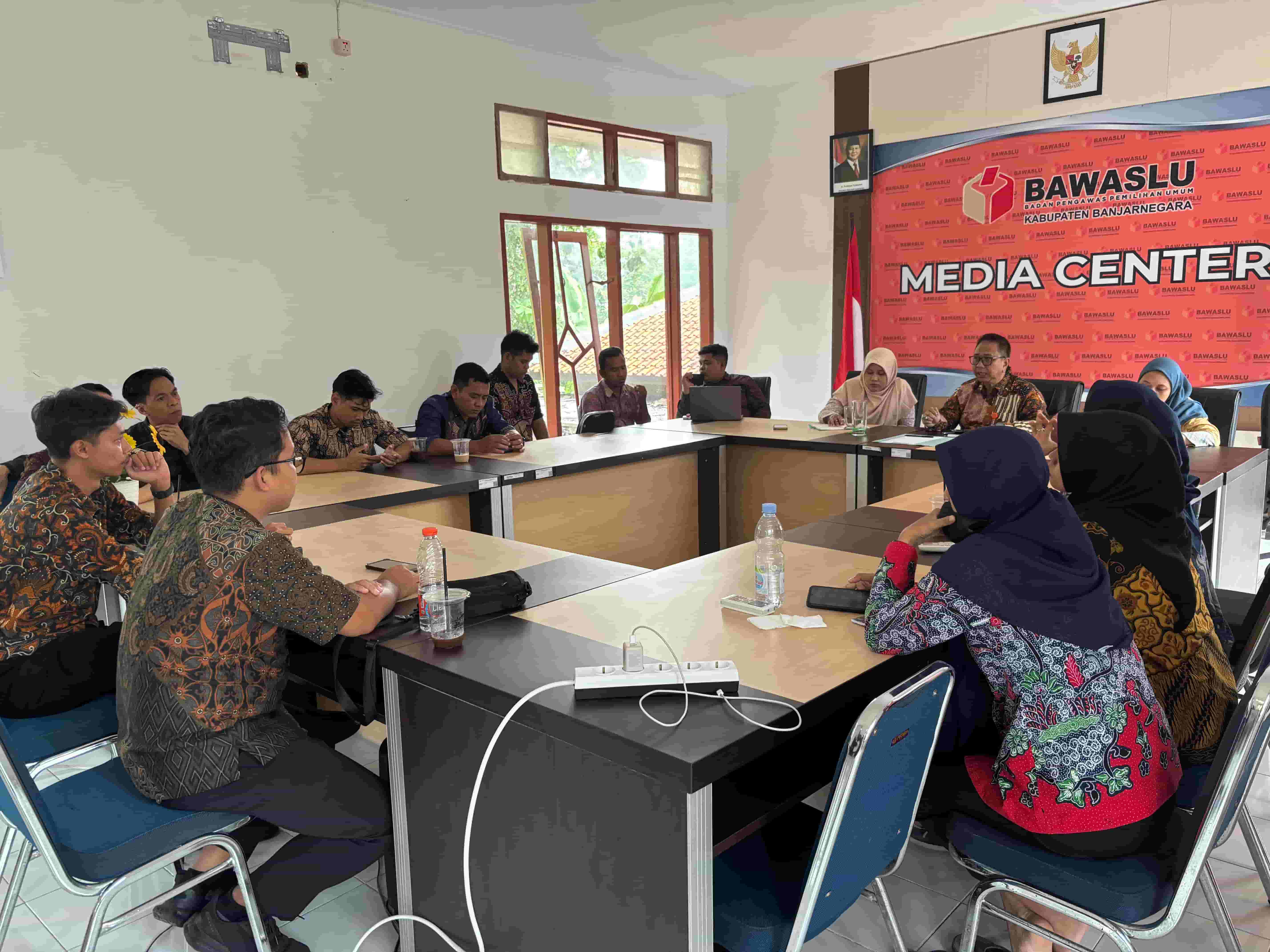 rapat 