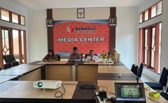 Ketua dan anggota zoom halal bi halal