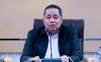 Anggota Bawaslu Herwyn JH Malonda memberikan arahan dalam Rapat Pembahasan Desain Kelembagaan Bawaslu sebagai Masukan RUU Pemilu