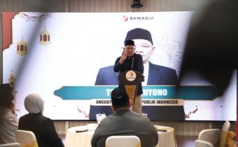 Anggota Bawaslu Totok Haryono Ngabuburit Pengawasan 'Penguatan Spirit Kelembagaan Bawaslu tahun 2026 di Gedung Bawaslu, Jakarta (23/2/2026).